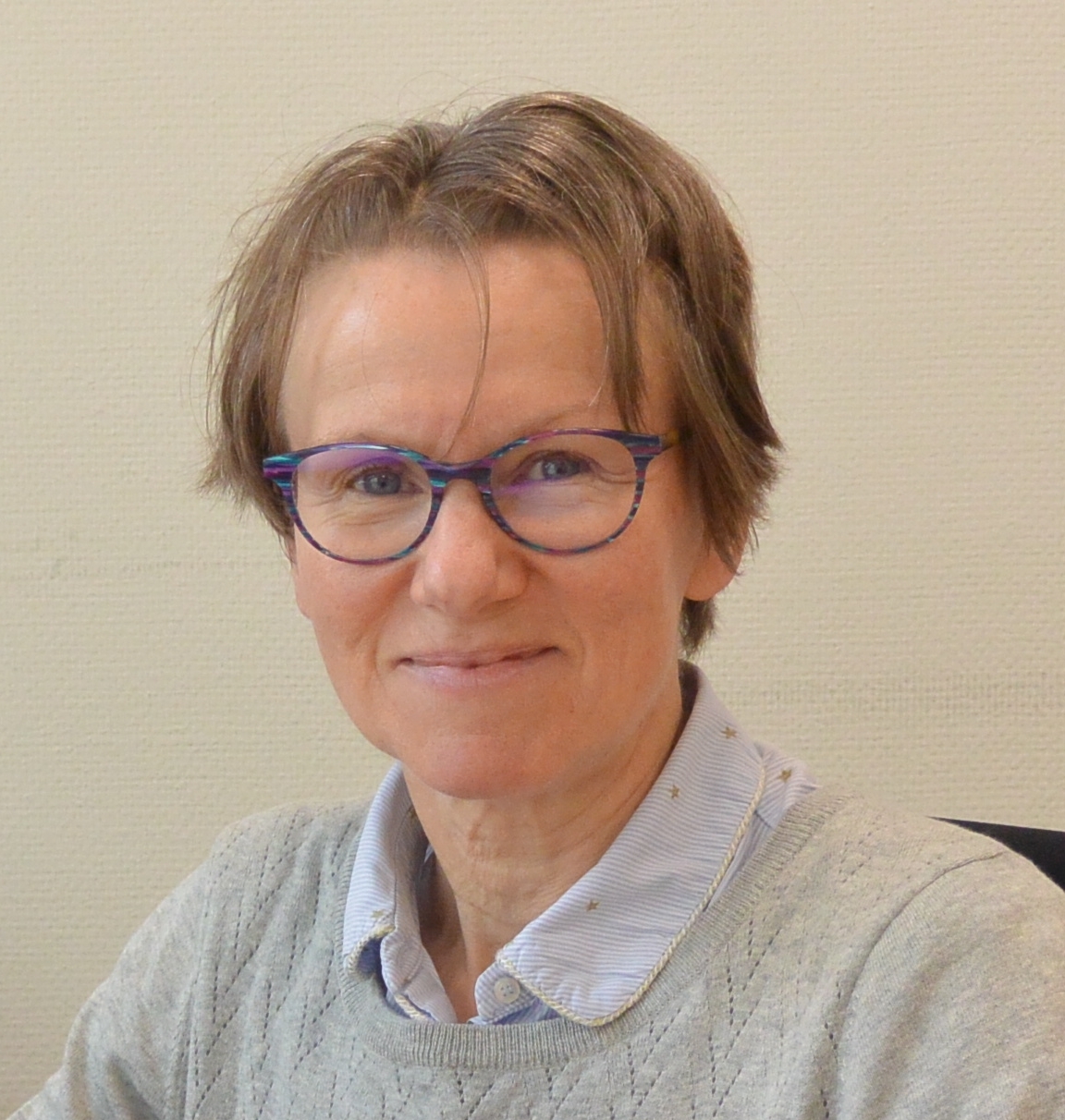 Prof. Dr. Èva Buchi